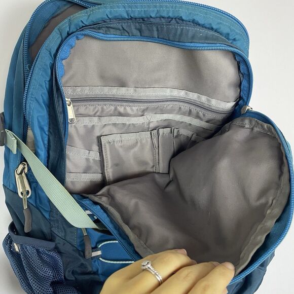 North Face Borealis Laptop Storage Bungee Cord Backpack Turquoise Blue Comfort - Picture 3 of 16